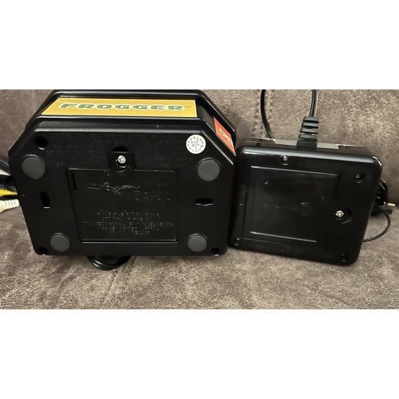 Namco Plug 'N Play Mini PAC-Man 5-in-1 Tv Game & Frogger Arcade TV Plug-n-Play - Picture 9 of 9